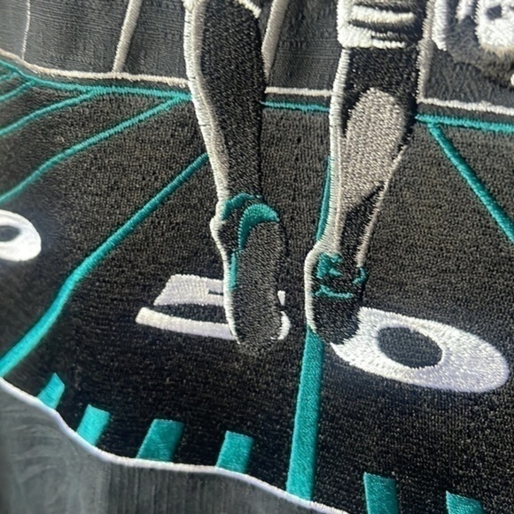 NWT NFL shirt Philadelphia eagles size medium 100% silk - Picture 7 of 10